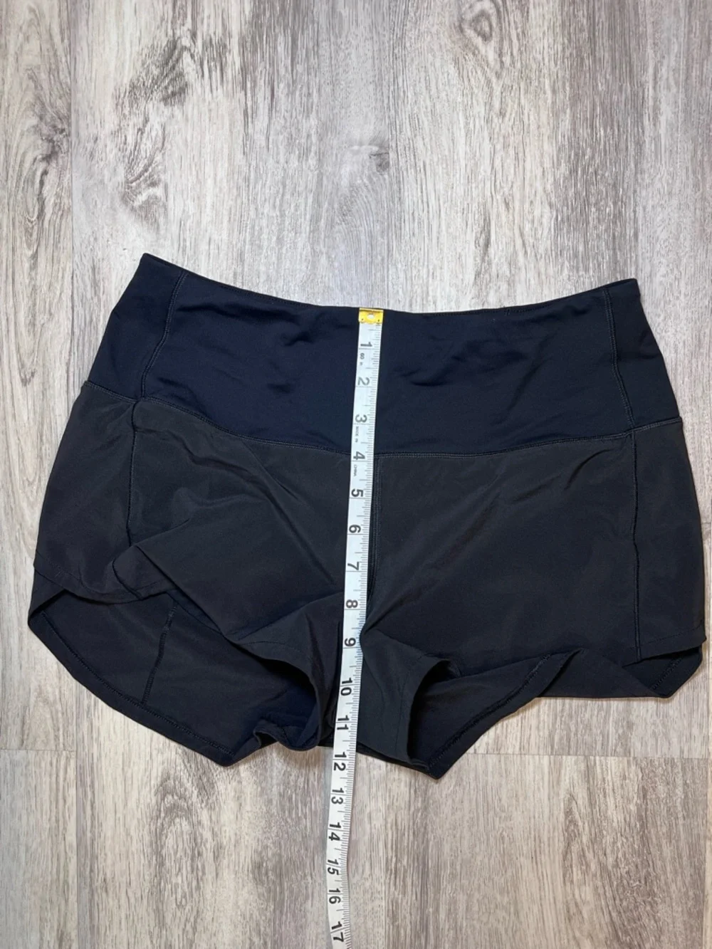 Lululemon Black Women's Athletic Shorts Size 6